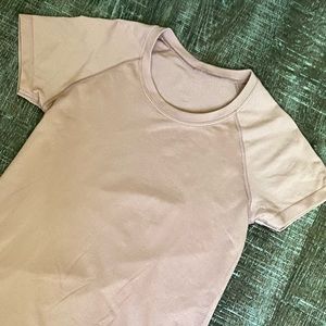 Lululemon Swiftly Short Sleeve Size 6
